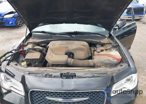 2017 Chrysler 300 Limited z USA, uszkodzony, nr VIN 2C3CCAAG7HH521704